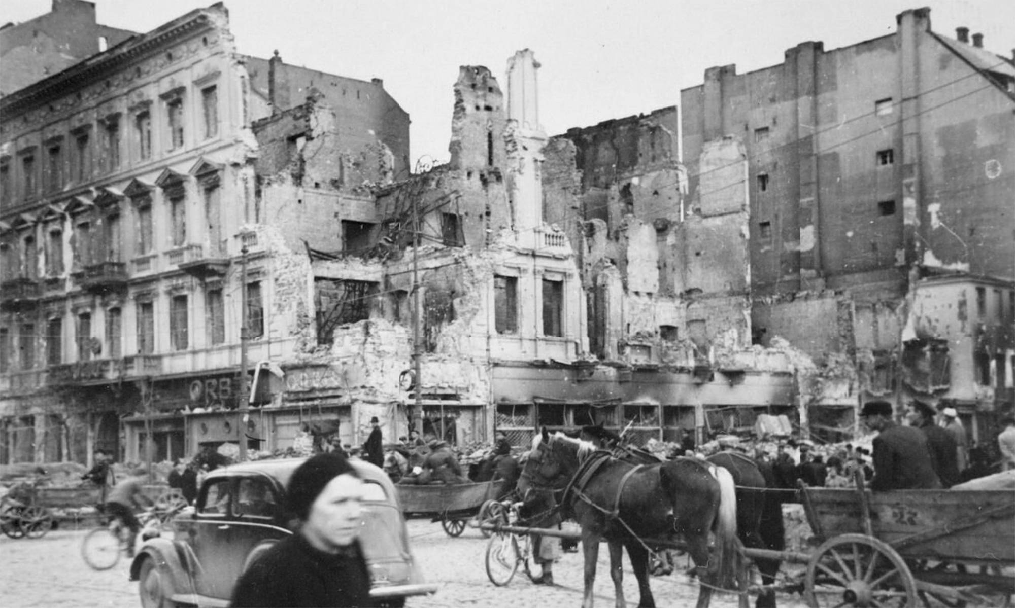 Varsovie, en ruines, en septembre 1939