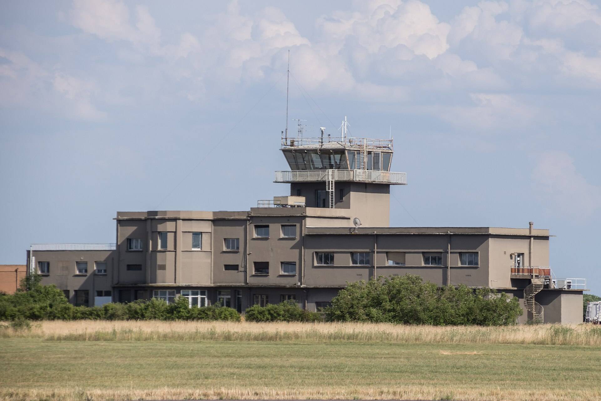 L'ancienne base aérienne 102 (BA 102) à Longvic, près de Dijon