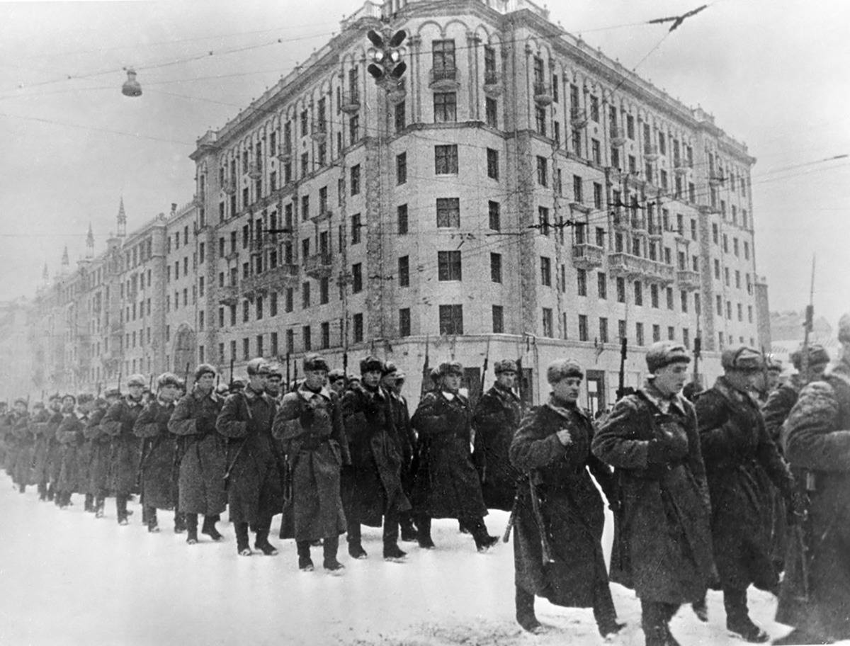 Des troupes fra&icirc;ches &agrave; Moscou, d&eacute;but d&eacute;cembre 1941