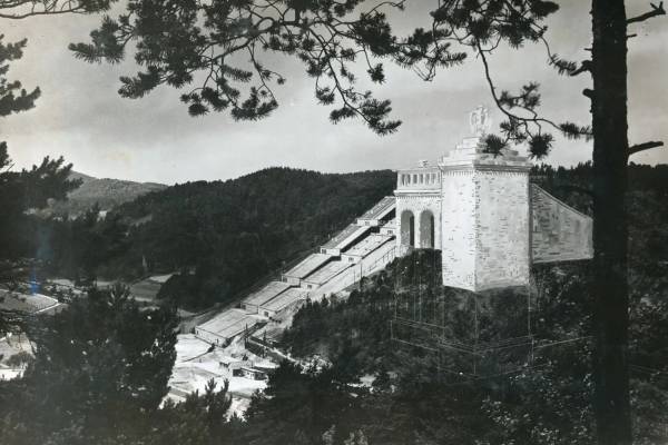 Maquette grandeur nature d&rsquo;une section de tribune