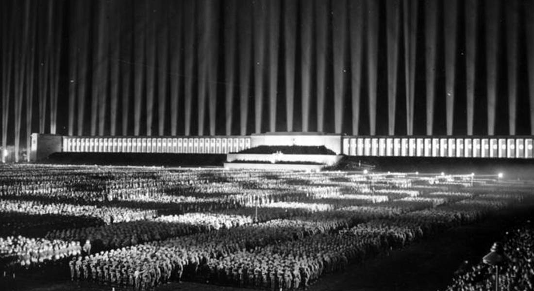 La Lichtdom (Cath&eacute;drale de Lumi&egrave;re) lors du congr&egrave;s de Nuremberg