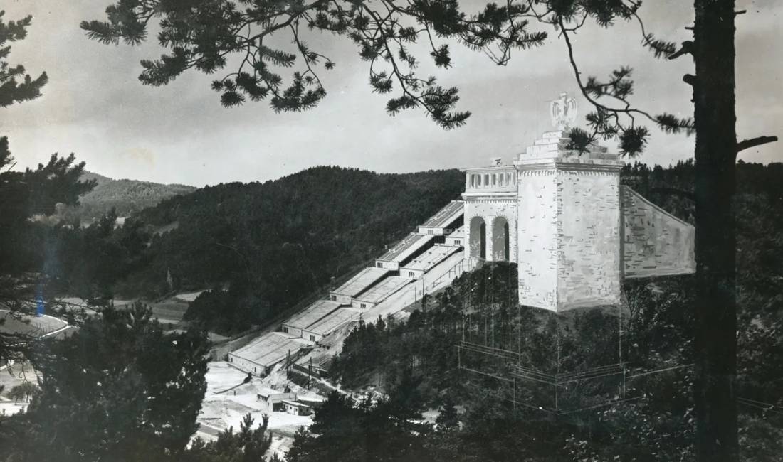 Maquette grandeur nature d&rsquo;une section de tribune