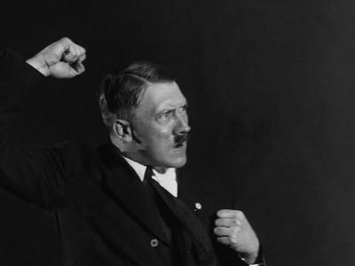 wp-content/uploads/2025/08/adolf-hitler-panoramique-heinrich-hoffmann.jpg