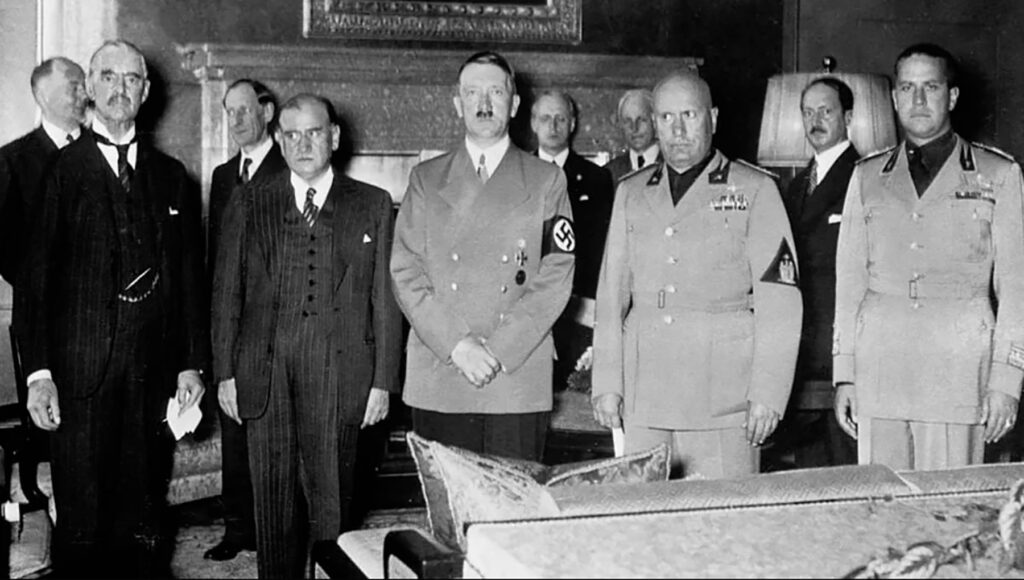 Neville Chamberlain, Edouard Daladier, Adolf Hitler et Benito Mussolini