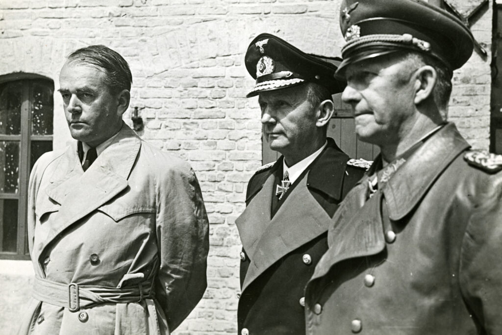 Albert Speer, Karl D&ouml;nitz, et Alfred Jodl apres leur arrestation