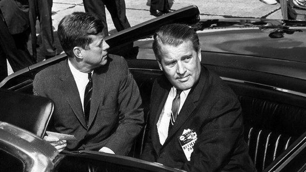 Von Braun, en compagnie du Pr&eacute;sident Kennedy