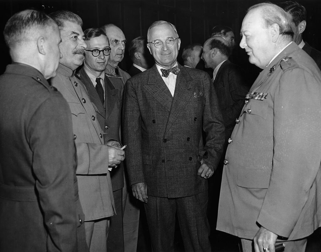 Staline, Truman et Churchill, lors de la conf&eacute;rence de Postdam en juillet 1945.