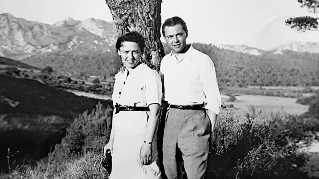 Jean moulin et sa grande soeur Laure, elle aussi grande r&eacute;sistante, qui passera ensuite sa vie &agrave; faire vivre la m&eacute;moire de son fr&egrave;re